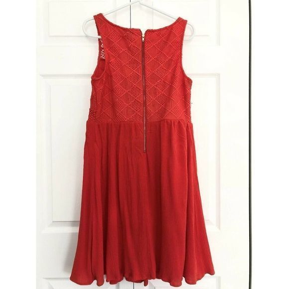 Torrid Coral Red Crocheted Lace Sleeveless Dress 10 Fit Flare Crinkle Christmas - Picture 3 of 12